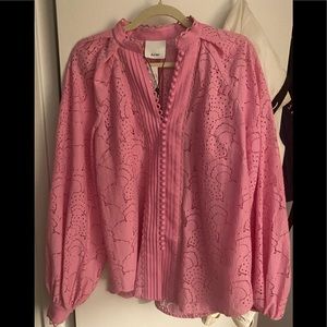 Super adorable NWT Acer top